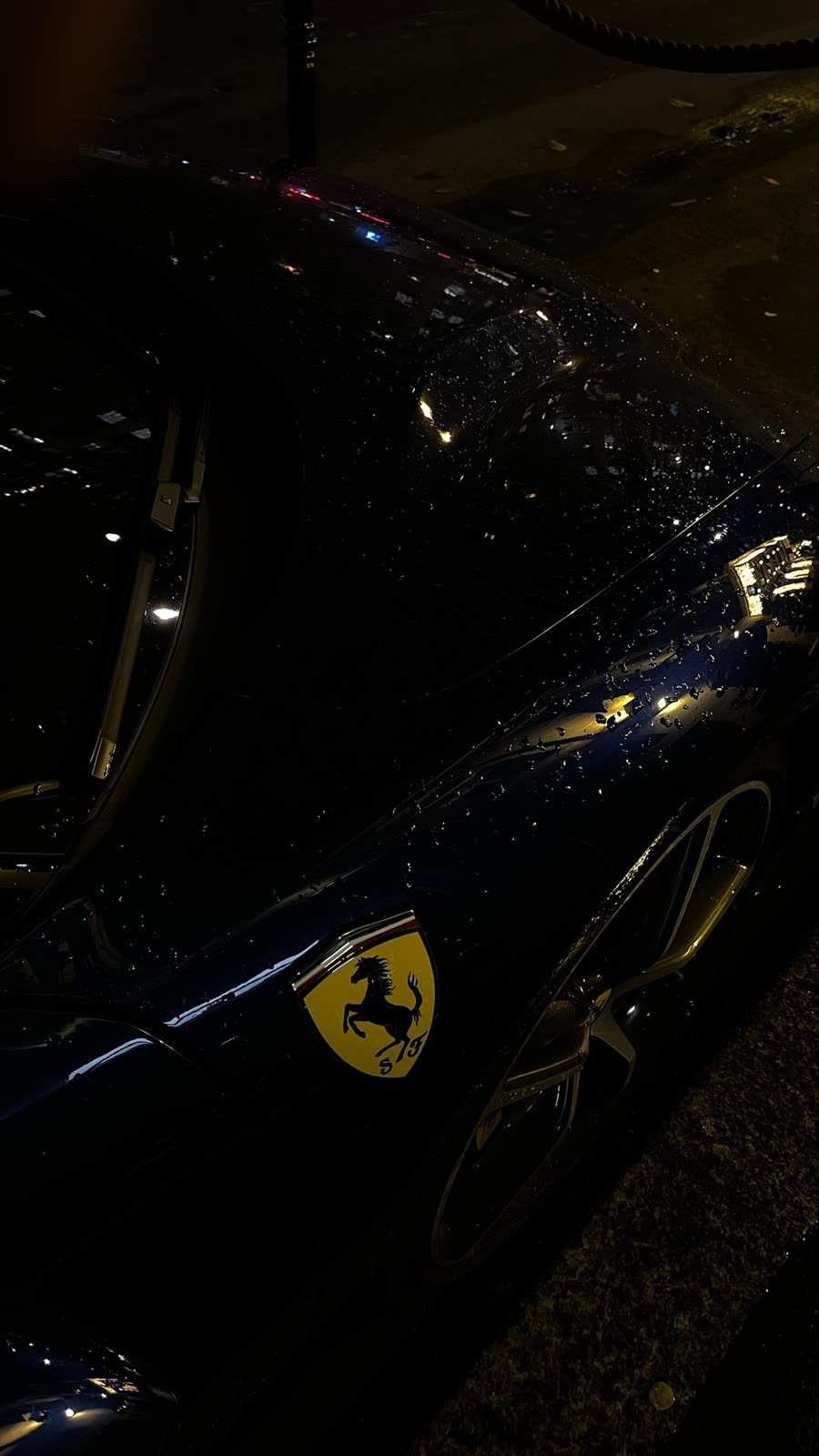 Ferrari 296 GTB à Paris